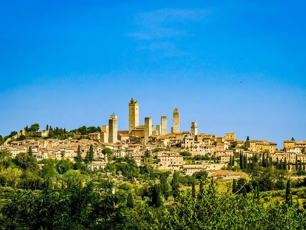 Galiwonders-Italy-Via-Francigena-Lucca-to-Siena-09-San-Gimignano-town-in-Italy-on-Via-Francigena-trail