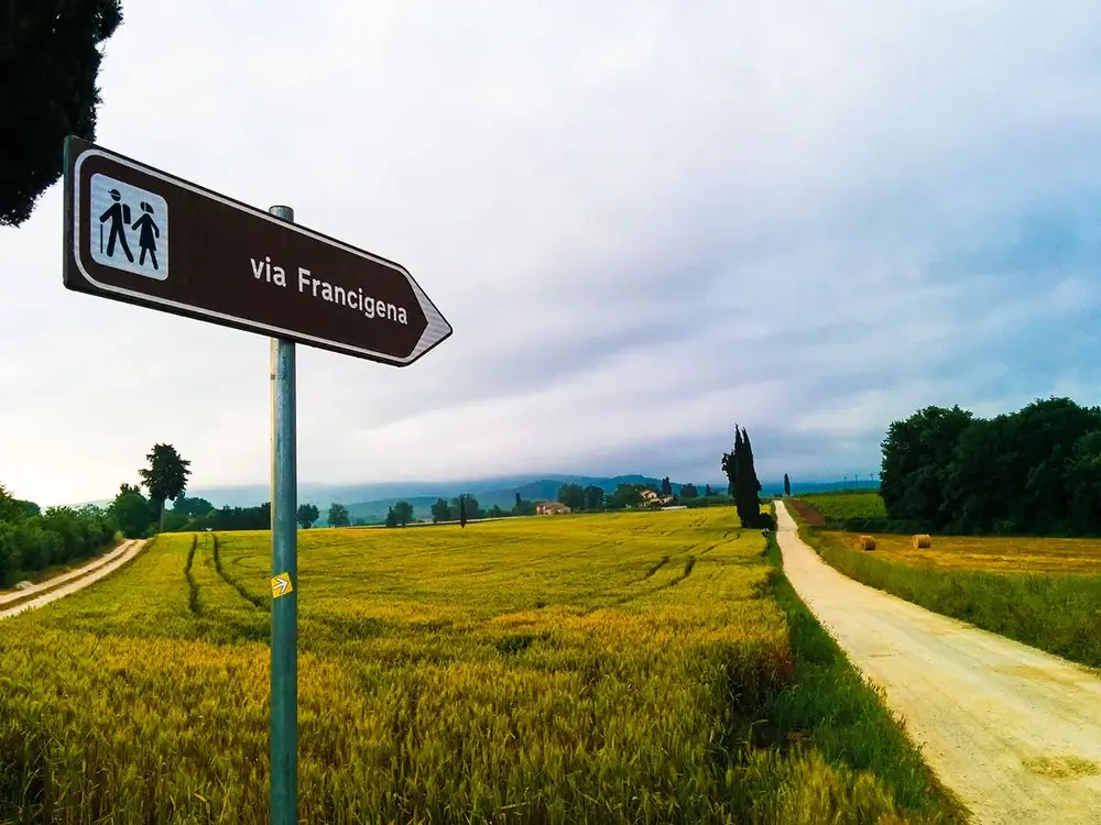 Galiwonders-Italy-Viterbo-to-Rome-04-Via-Francigena-road-signage-along-the-trail-in-Lazio-1
