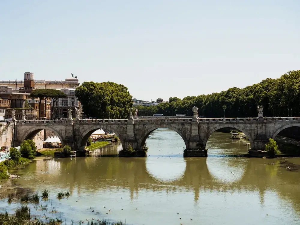 Galiwonders-Italy-Viterbo-to-Rome-06-Crossing-the-old-bridge-on-Via-Francigena-Tour-from-Viterbo-to-Rome-1024x768-1