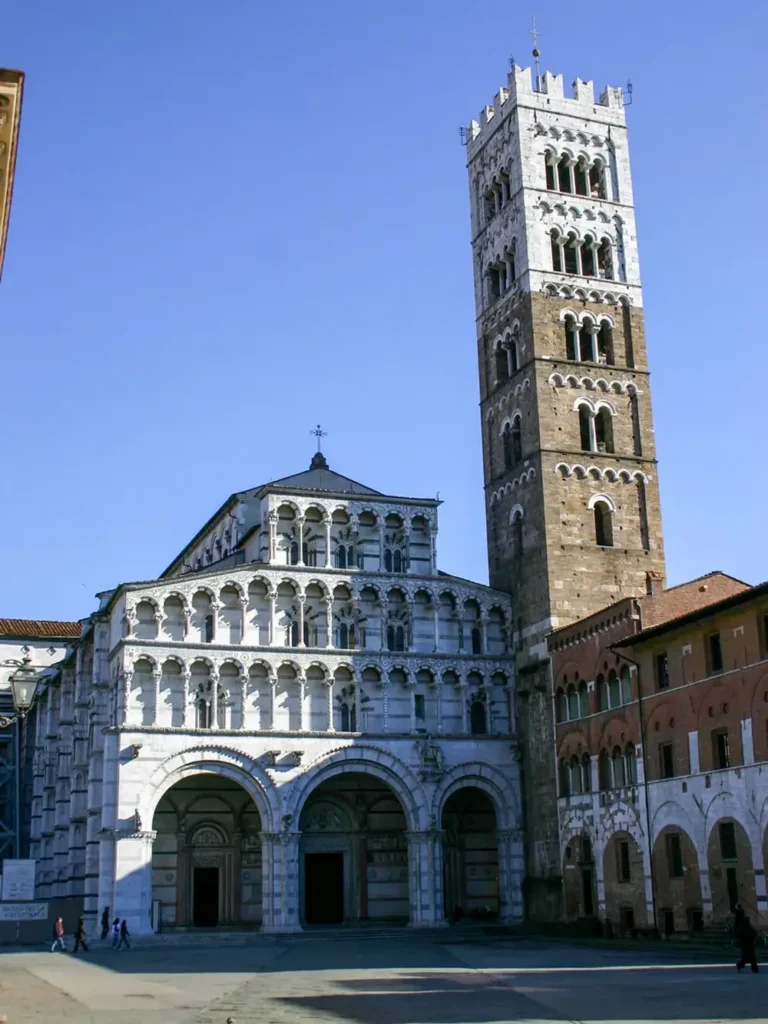 S-cape-Italy-Parma-to-Siena-04-Visiting-Siena-is-one-of-the-self-guided-biking-tour-from-Parma-to-Siena-highlights