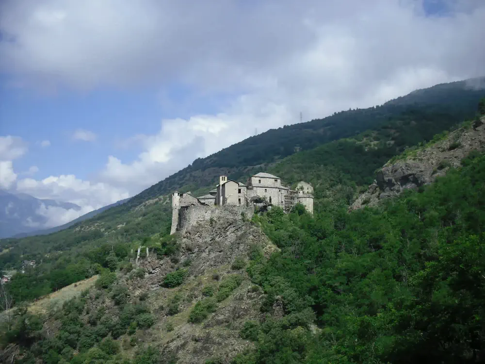 Via-Francigena-1-Saint-Bernard-Pass-to-Ivrea-15